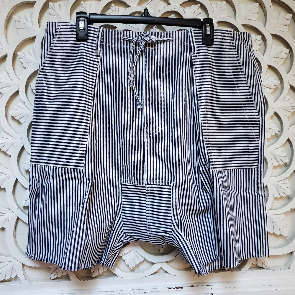 Jaded Gypsy Navy Striped Short L/XL NWT Olivia Shorts